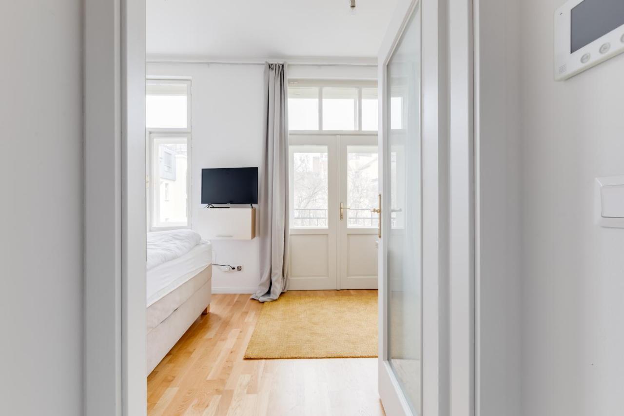Jt'S Apartments Spanelska Str. Прага Екстериор снимка