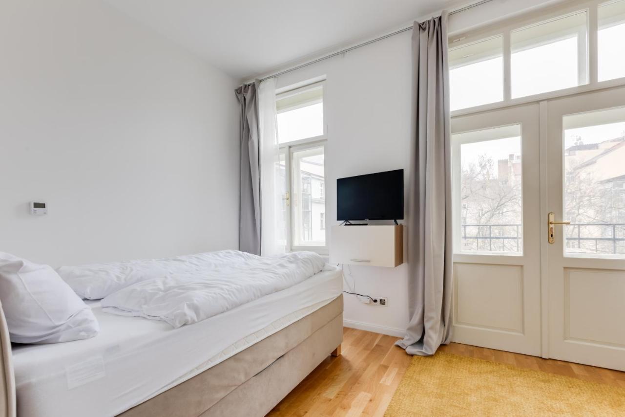 Jt'S Apartments Spanelska Str. Прага Екстериор снимка