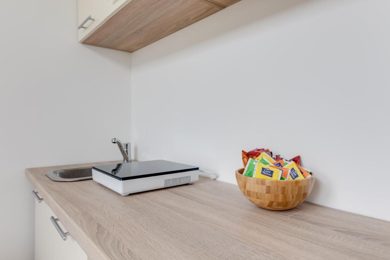 Jt'S Apartments Spanelska Str. Прага Екстериор снимка