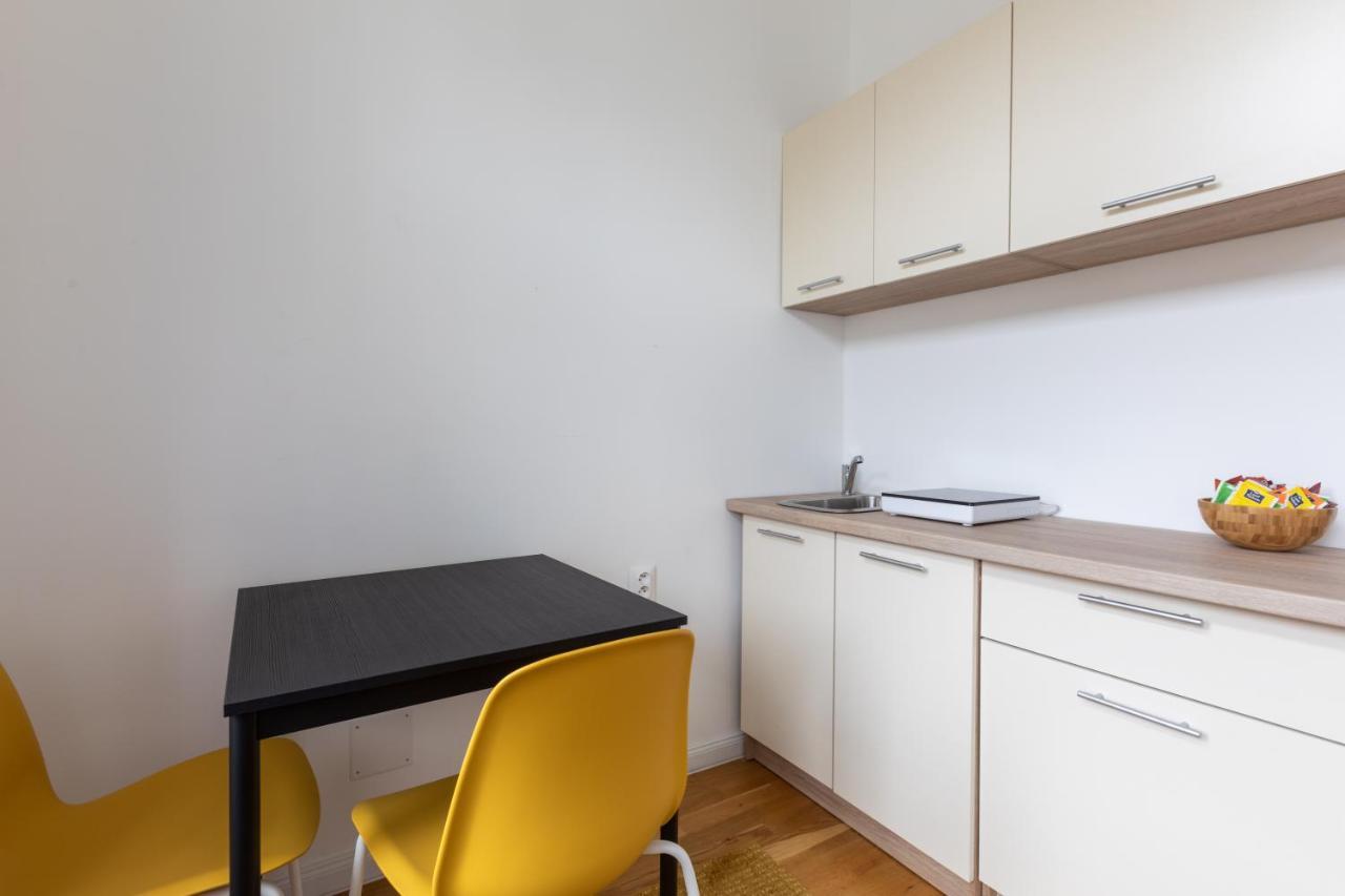 Jt'S Apartments Spanelska Str. Прага Екстериор снимка