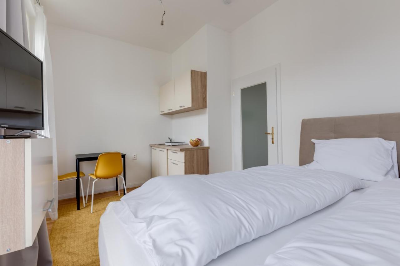 Jt'S Apartments Spanelska Str. Прага Екстериор снимка